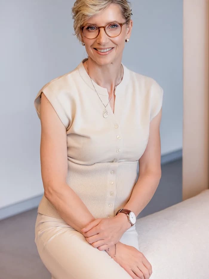 Theresia Weigel, Apothekerin